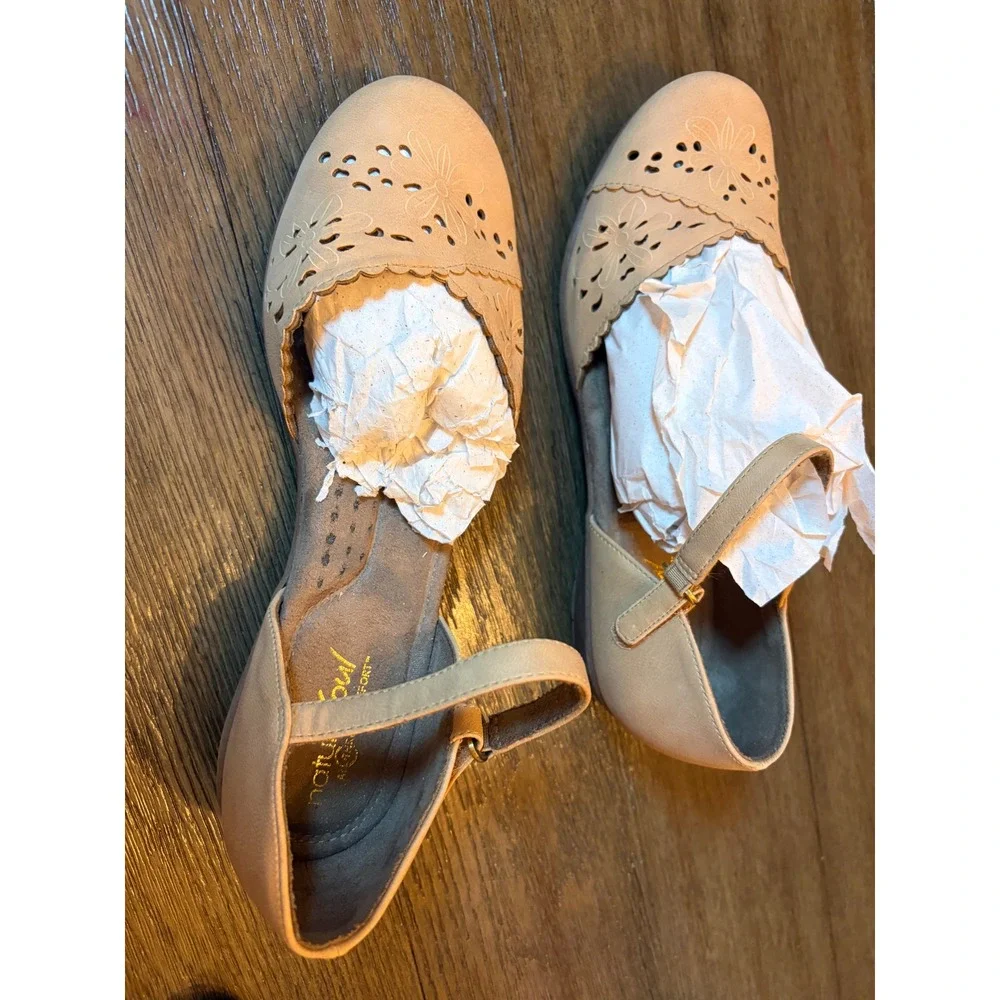 Natural Soul Mary Jane Flats Women 8M Tan Floral Laser Cut Scalloped Comfort